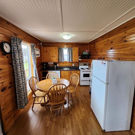 Cavendish Bosom Buddies Cottage Resort Екстериор снимка